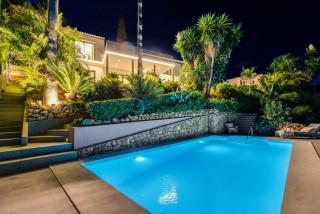 Top Renovated 4BDRM Luxury Villa - Frontline Golf - 4