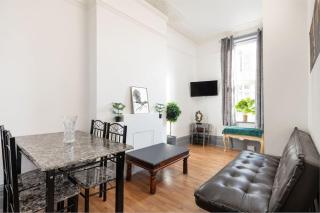 2A - Bright & Airy 2 Bed Flat - 20 Mins to Central - 5