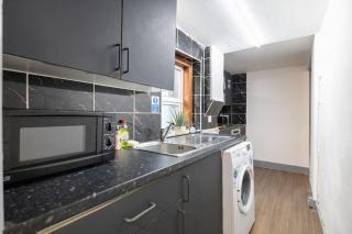 2A - Bright & Airy 2 Bed Flat - 20 Mins to Central - 1