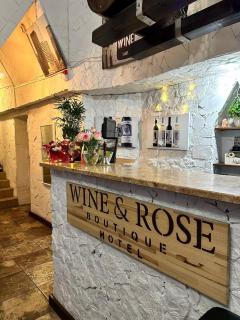 WINE & ROSE BOUTIQUE HOTEL - Kharkiv - 9