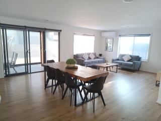 Spacious 3bdrm home next to Captains Cove Resort - Captains Edge - Paynesville - 8