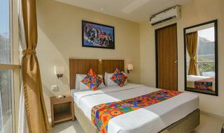FabHotel Royal International - Nr Mumbai International Airport - Mumbai - 2