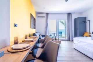 Luxury SeaSide Suites - 1
