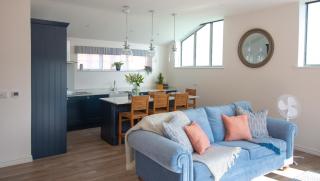 Finwood Green Farm Holiday Cottages-The Calf Shed and The Milk Parlour - Henley-in-Arden - 4