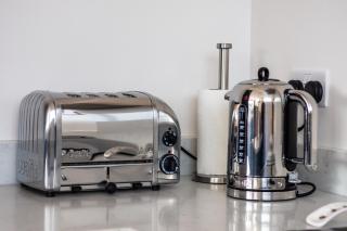 Finwood Green Farm Holiday Cottages-The Calf Shed and The Milk Parlour - 6