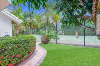 Grand Slam Getaway with Tennis Court and Heated Pool - 9