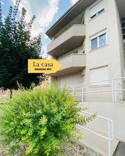 LA CASA GRADSKI VRT modern family apartment with lockable bike storage - Osijek - 9