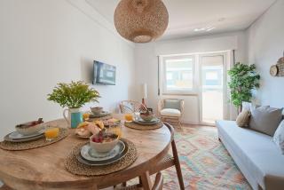 Sunset Bay View, Renovated Apt, By TimeCooler - Setúbal - 9