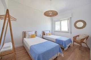 Sunset Bay View, Renovated Apt, By TimeCooler - Setúbal - 4