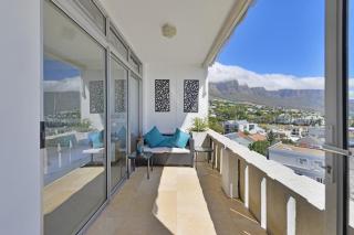 Top Floor Apartment Camps Bay Beach - 8