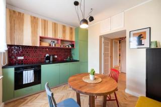 Eclectic City Apartment near Old Town - Warsaw - 7