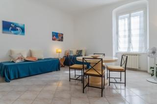 Lighthouse Central Apartment w/ Balcony - La Spezia - 8