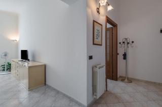 Lighthouse Central Apartment w/ Balcony - La Spezia - 2