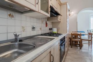 Lighthouse Central Apartment w/ Balcony - La Spezia - 7