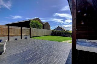 Aurora - Self Catering, Kirkwall, Quiet Location with Luxury Hot Tub - Orkney - 9