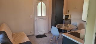 Maisonnette en pierre rénovée - 9