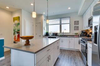 3 Mi to Center City Philadelphia Townhome - 1