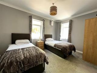 High Gables Apartment 2 - 4