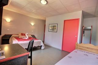Hotel Central - Saint-Pierre-dʼAlbigny - 1