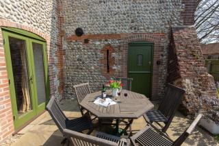 Chaff House, Rookery Farm - West Beckham - 9