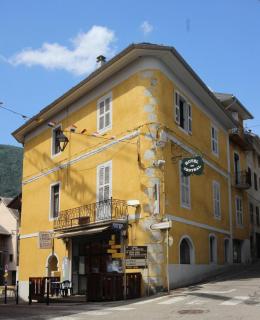 Hotel Central - Saint-Pierre-dʼAlbigny - 9