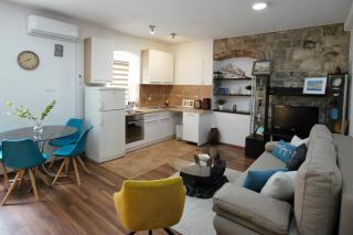 Apartment in a stone building by the Adriatic Sea - Kaštela - 7
