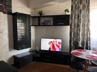 Twin Residence Five - Mamaia - 4