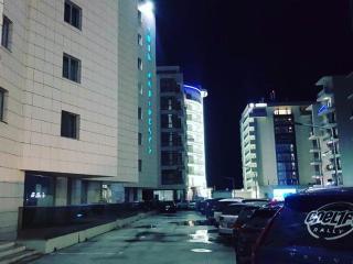 Twin Residence Five - Mamaia - 6