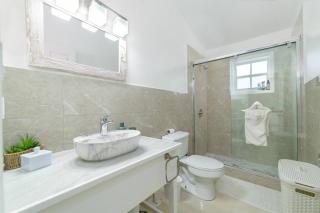 Attractive 3-Bedroom Home - Harbour Breeze - Jolly Harbour - 2