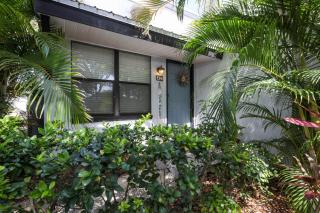 Dolphin Cove Cottage -2-2 Pet Friendly! - New Smyrna Beach - 8