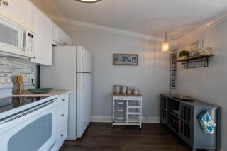 Dolphin Cove Cottage -22 & Pet Friendly! - 2