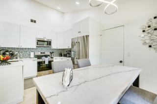 BBQ Ready Retreat with Pool Access in Palm Harbor - 2