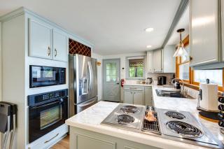 Waterfront Heathsville Cottage with Dock and Hot Tub! - Reedville - 4