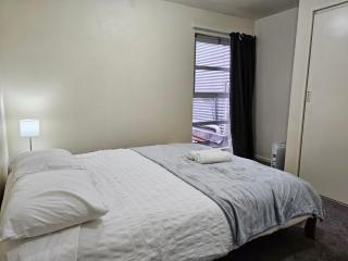 4 Bedrooms, VERY Central Townhouse! - Wellington - 6