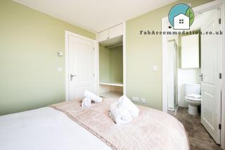 Large 3Bed-Parking & Garden-By FabAccommodation - Bristol - 4