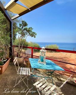 La luce del faro (cottage con vista mare) - 0