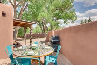 Historic Millicent Rogers Guest House with Hot Tub - Taos - 9