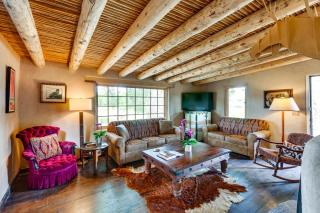 Historic Millicent Rogers Guest House with Hot Tub - Taos - 7