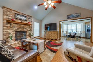 Dog-Friendly Alabama Retreat with Patio and Fire Pit! - Semmes - 7