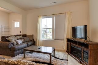 Spacious Home with Fireplace - Near Golf! - Brownsburg - 1