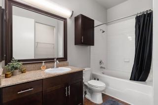 The Olivia: Riverwalk Loft - 3