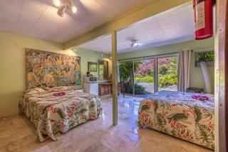 Plumeria Room on a Lush Farm on Maui's North Shore - Huelo - 8