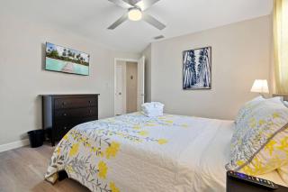Boaters Bayshore Bungalow - 3