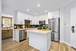 Chic and Central Ocean Dream Vista - 3