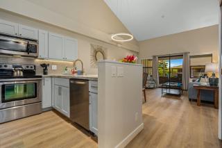 Modern & Tropical Oceanside Vistas - 5