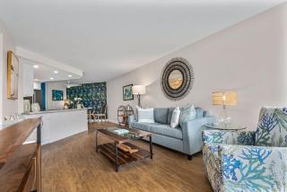 Modern & Polished Oceanfront Vistas - 7