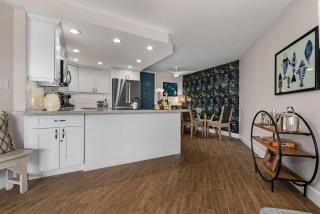 Modern & Polished Oceanfront Vistas - 6