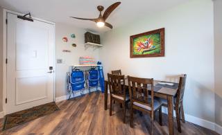 Refined Oceanfront Retreat - 6