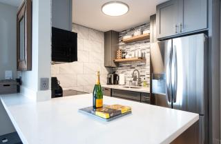 Refined Oceanfront Retreat - 4