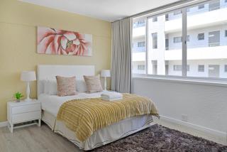 Charming Central Sea Point Haven 50m to Ocean - 6